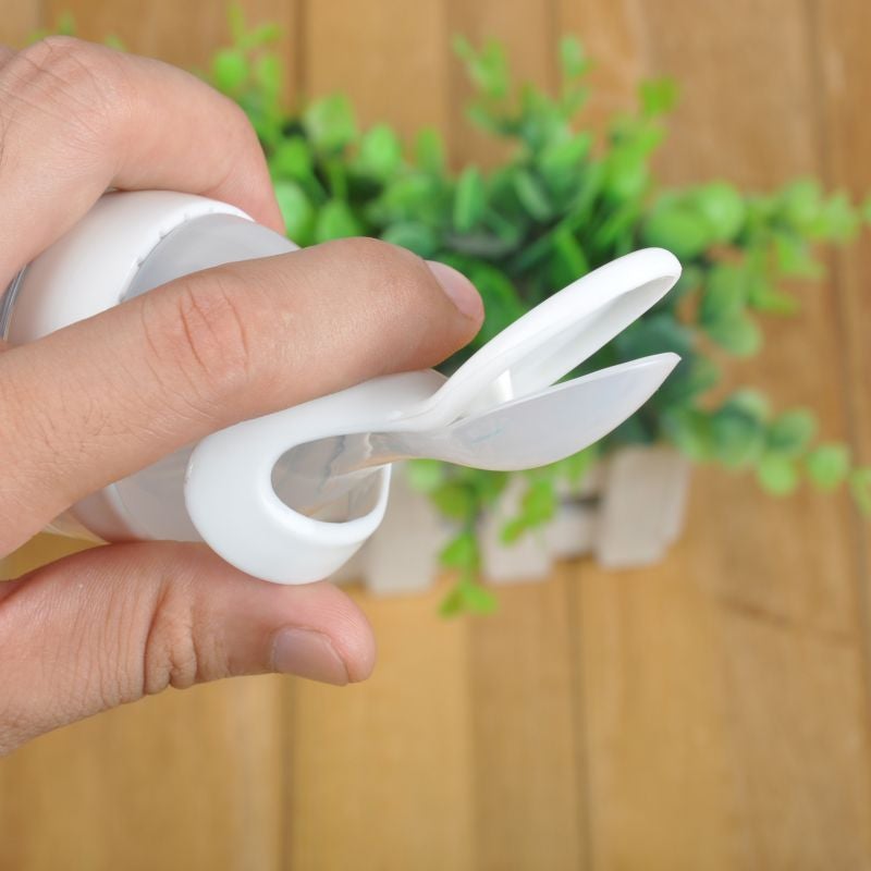 Biberon avec cuillère pour nouveau - né | EasyBottle™ - Bebechaleureux
